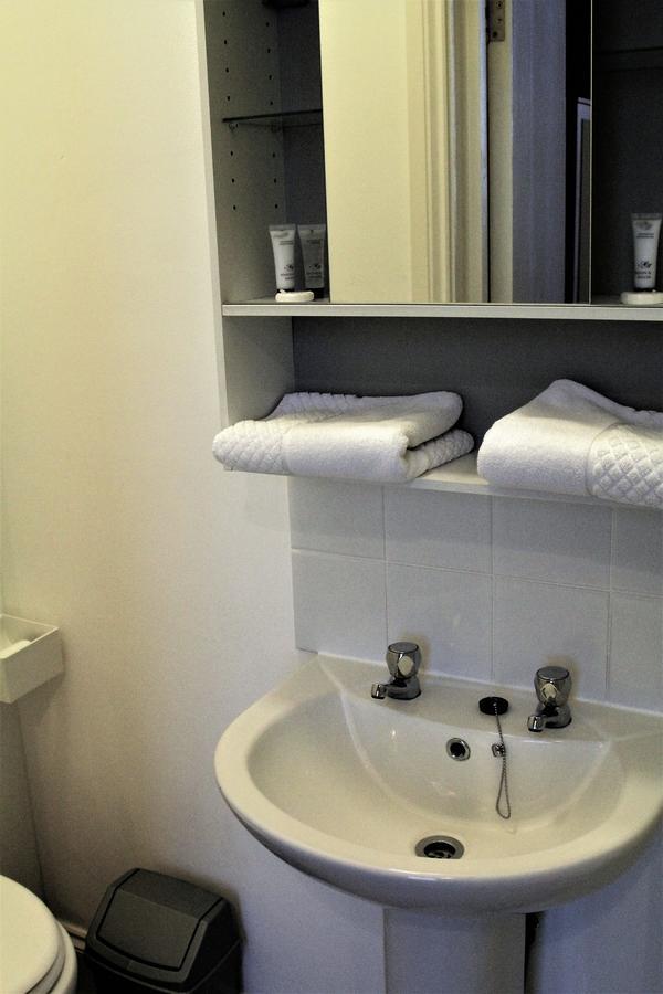 Pier 61 Guest Accommodation เฮสติงส์ ภายนอก รูปภาพ